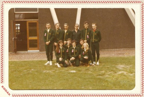 Back L-R: Laurie Smith, Bill Ronald, Las, Tornallay, Coach O'Brien, Graham Mills, Gabor Arato. Front L-R: Cheryl Van Eyke, Greg Benko, Marion Exelby, Ernie Simon, Christine McDougal